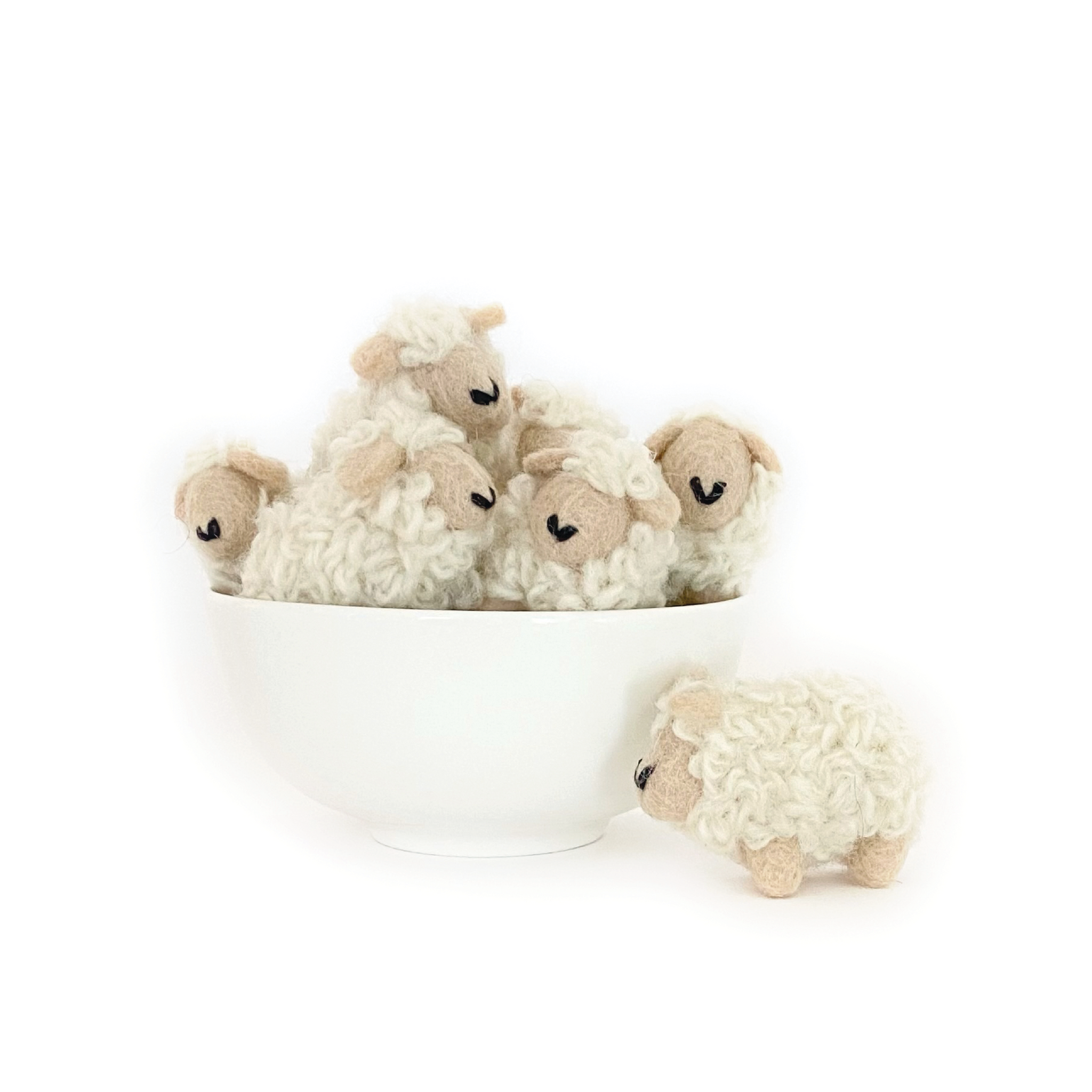 Polly The Lamb – Sheep Farm Felt