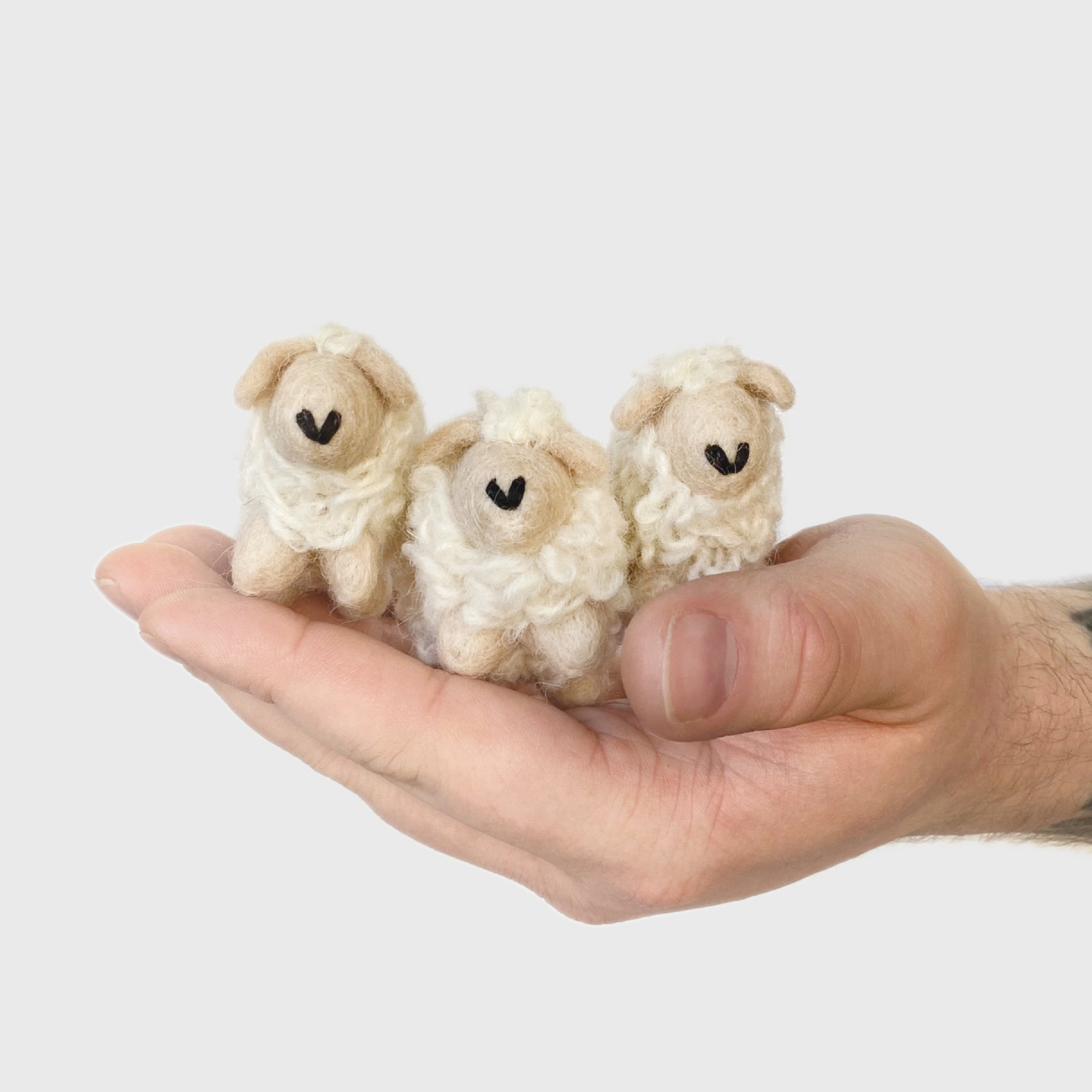 Polly The Lamb – Sheep Farm Felt
